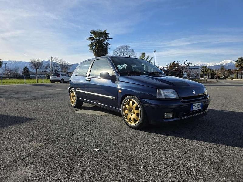 Usata Renault Clio 147 CV (108 kW) 1995 Utilitaria