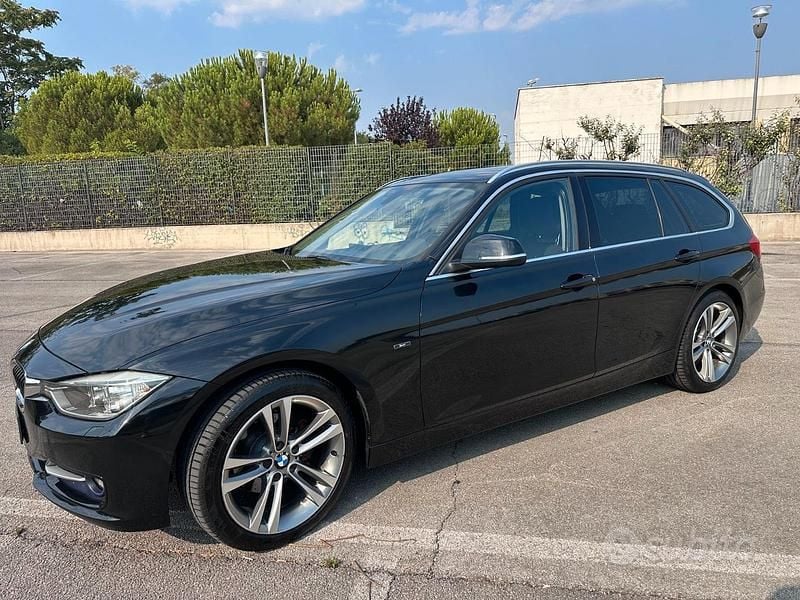 Usata BMW 318 Sport Line 143 CV (105 kW) 2014 Nero Station wagon