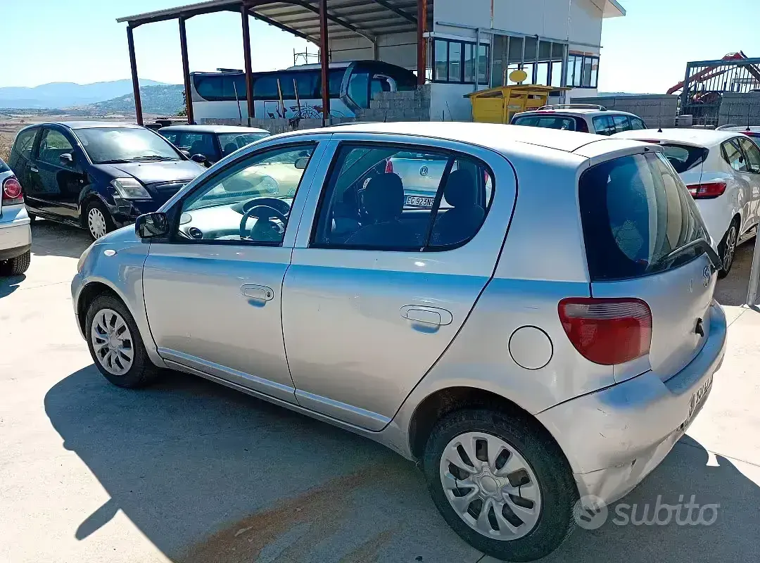 Usata Toyota Yaris 86 CV (63 kW) 2000 Berlina