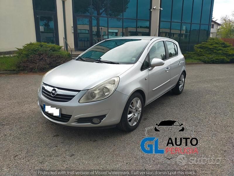 Usata Opel Corsa Cosmo 75 CV (55 kW) 2009 Grigio Utilitaria