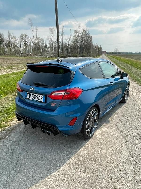 Usata Ford Fiesta ST200 200 CV (147 kW) 2019 Blu Utilitaria