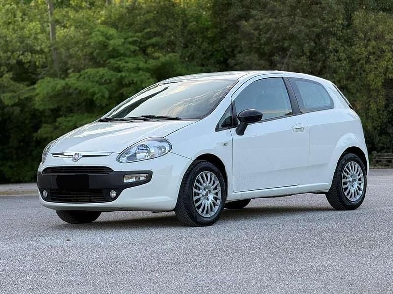 Usata Fiat Punto Evo Dynamic 75 CV (55 kW) 2012 Bianco Utilitaria
