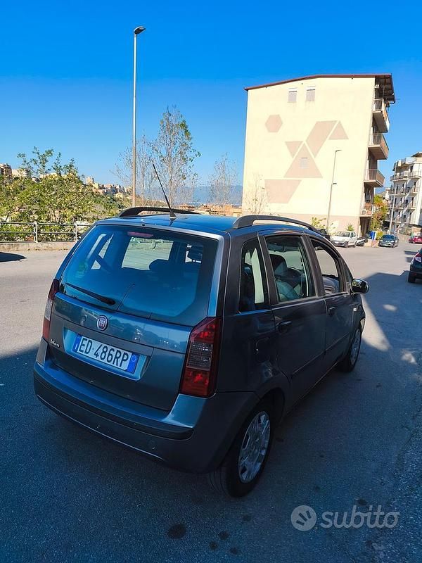 Usata Fiat Idea 90 CV (66 kW) 2010 Grigio Monovolume