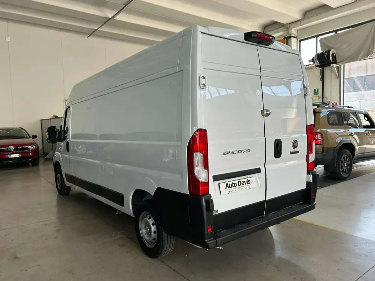 Usata Fiat Ducato 140 CV (102 kW) 2023 Bianco Furgone