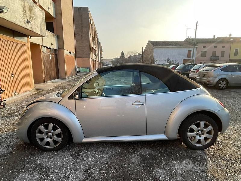 Usata VW New Beetle 90 CV (66 kW) 2004 Grigio Utilitaria