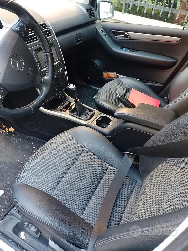Usata Mercedes A160 2011 Grigio Monovolume