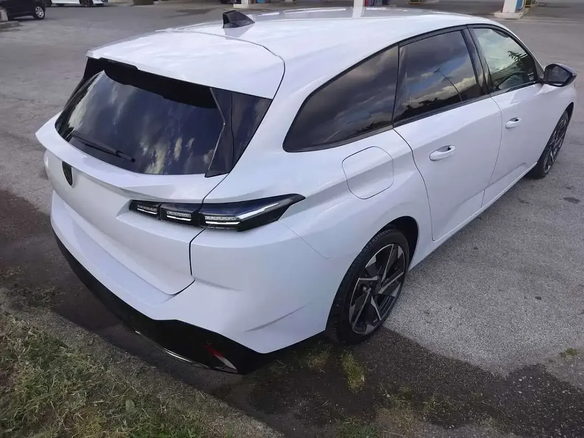 Nuova Peugeot 308 Allure 136 CV (100 kW) 2025 Bianco Station wagon