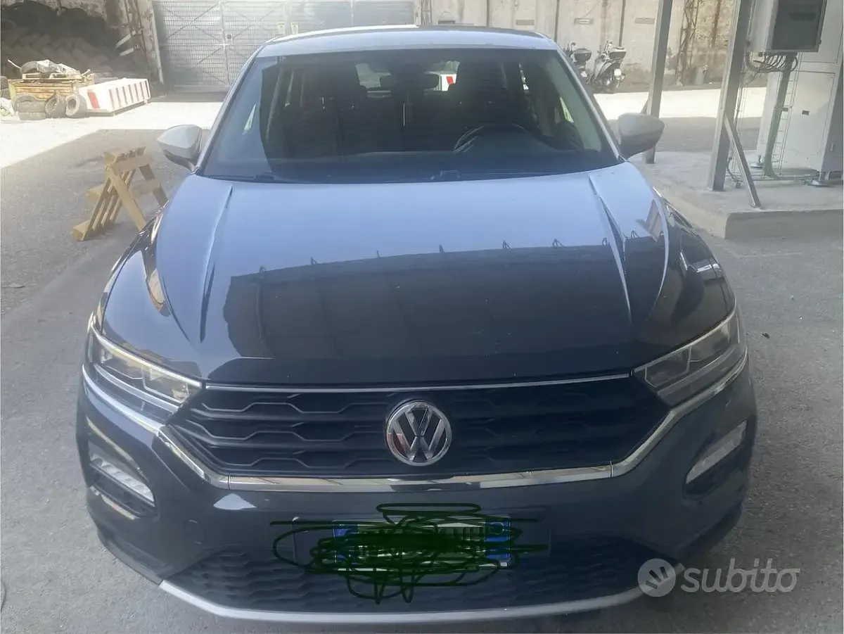 Usata VW T-Roc 116 CV (85 kW) 2019 Grigio SUV