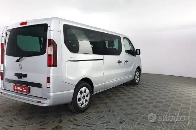 Nuova Renault Trafic 150 CV (110 kW) 2025 Grigio Monovolume