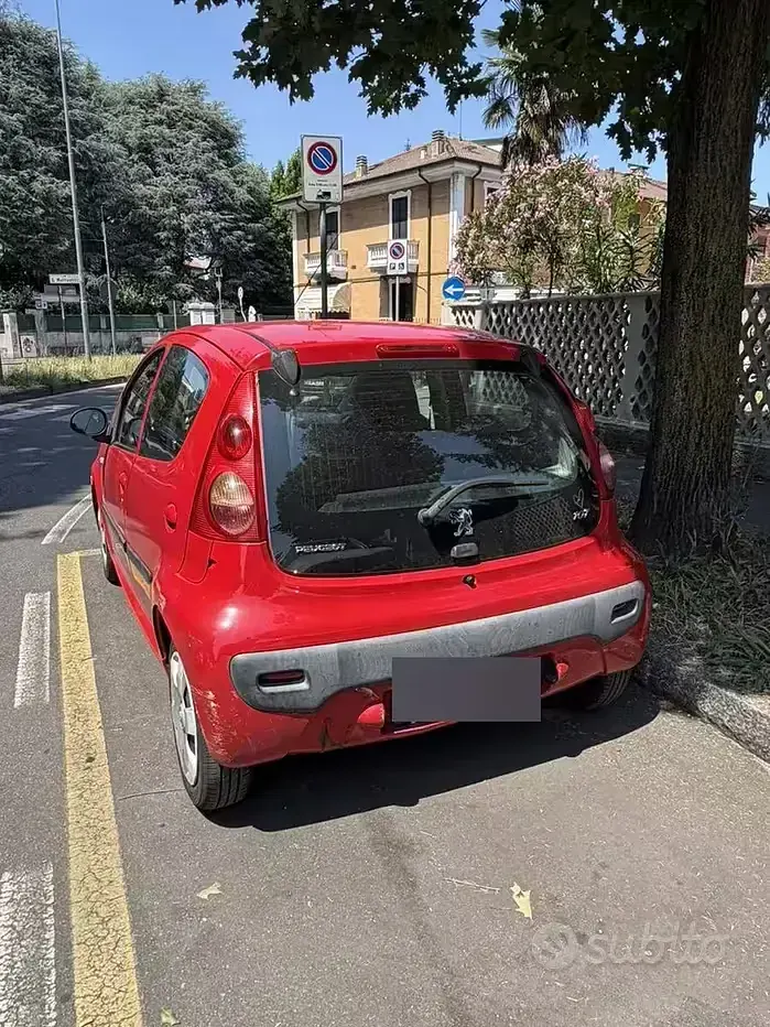 Usata Peugeot 107 68 CV (50 kW) 2009 Rosso Utilitaria