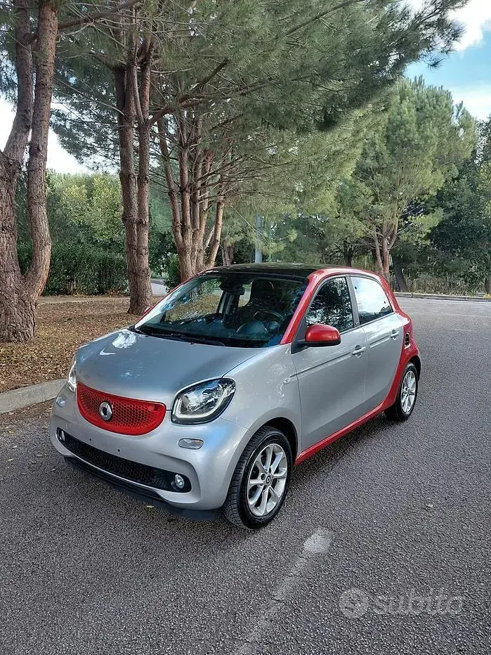 Usata Smart ForFour Passion 71 CV (52 kW) 2017 Rosso Utilitaria