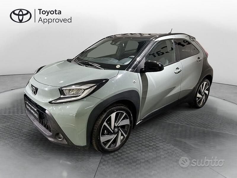 Verde Usata 2024 Toyota Aygo X Lounge SUV | 17.900 € (Buon prezzo) - Immagine 1/3