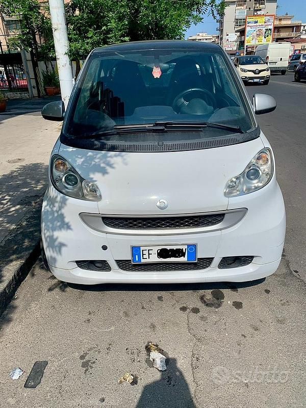 Usata 2011 Smart ForTwo Coupé Utilitaria | 6200 € - Immagine 1/4