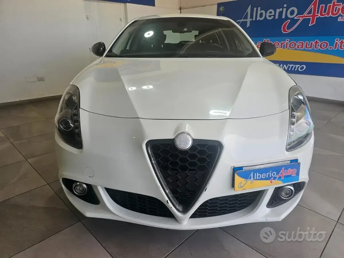 Usata Alfa Romeo Giulietta Super 120 CV (88 kW) 2016 Bianco Utilitaria