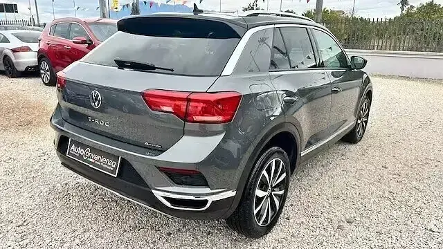 Usata VW T-Roc Business 150 CV (110 kW) 2021 Grigio SUV