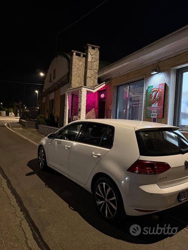Usata VW Golf VII 110 CV (80 kW) 2016 Bianco Berlina