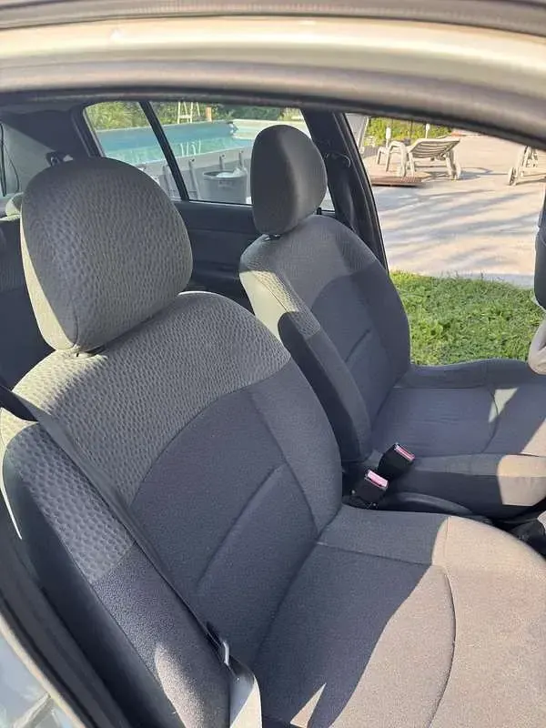 Usata Renault Clio II Dynamique 75 CV (55 kW) 2004 Berlina