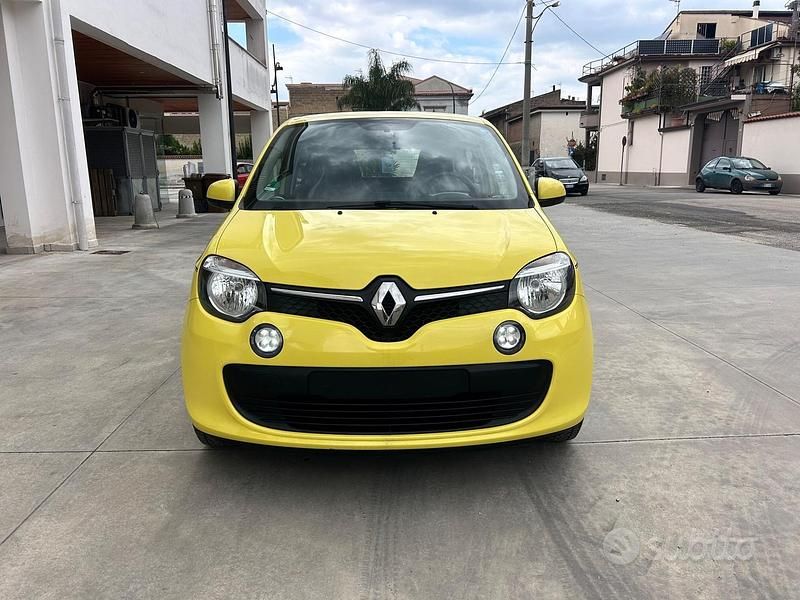 Usata Renault Twingo SE 70 CV (51 kW) 2015 Giallo Utilitaria