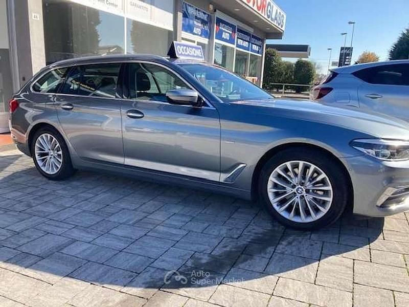 Usata BMW 520 Luxury Line 190 CV (139 kW) 2019 Grigio Station wagon