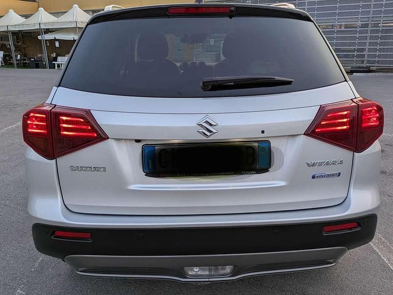 Usata Suzuki Vitara 129 CV (94 kW) 2022 Argento SUV