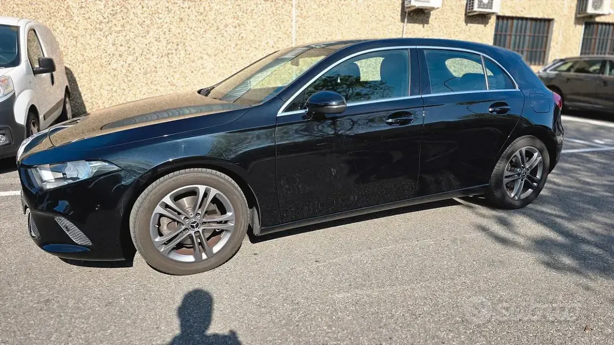 Usata Mercedes A180 136 CV (100 kW) 2020 Nero Berlina