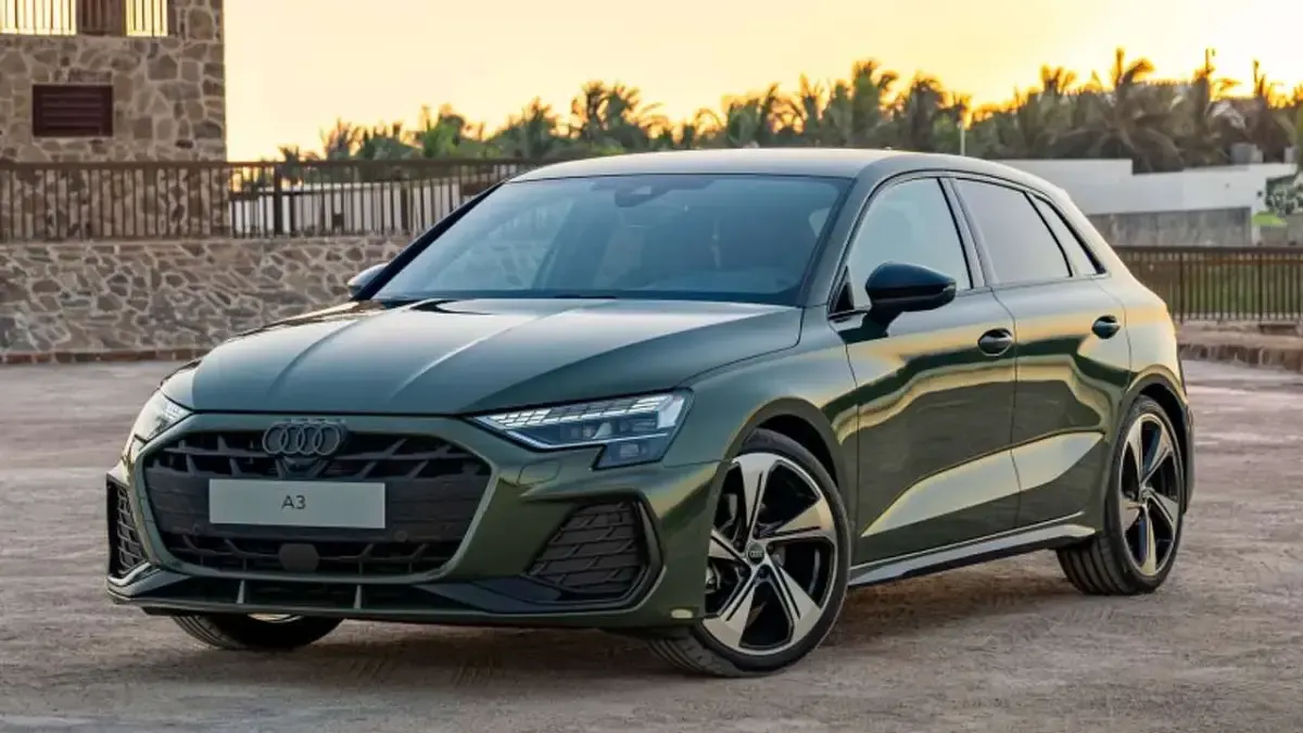Nuova Audi A3 Business 116 CV (85 kW) 2025 Argento Berlina