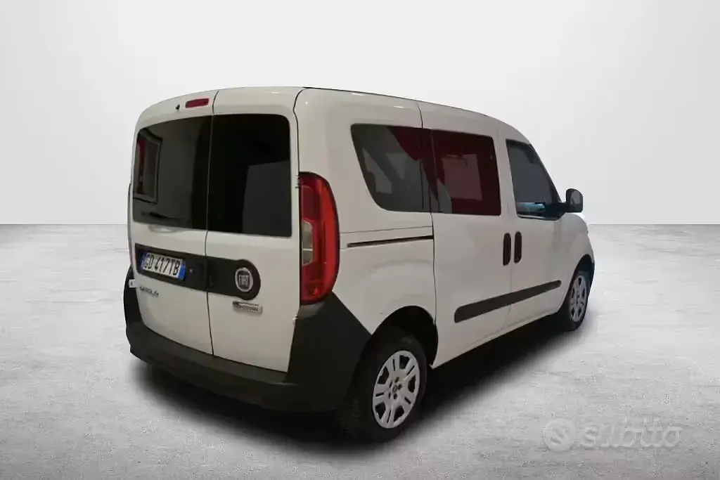 Usata Fiat Doblò Easy 95 CV (69 kW) 2021 Bianco Monovolume