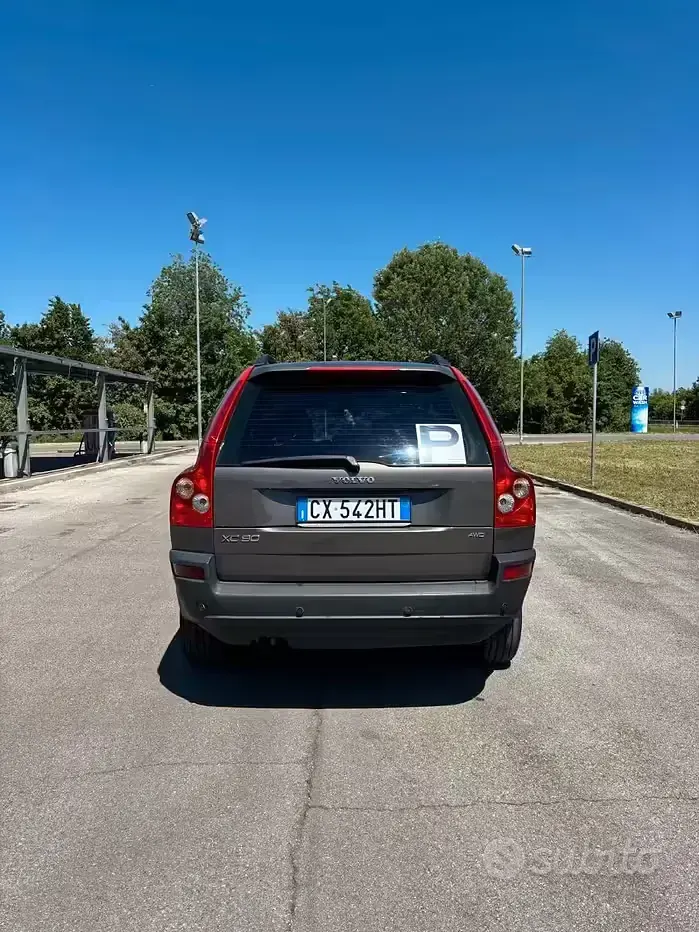 Begagnad Volvo XC90 209 HK (153 kW) 2005 Grå SUV