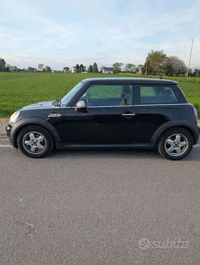 Usata Mini ONE 143 CV (105 kW) 2007 Nero Utilitaria