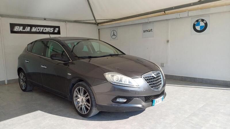 Usata Lancia Delta Gold 190 CV (139 kW) 2012 Grigio Utilitaria