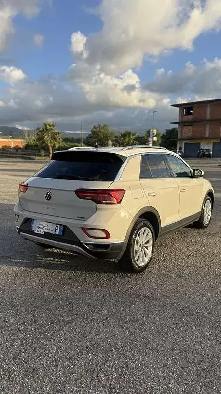 Usata VW T-Roc Style 150 CV (110 kW) 2022 Beige SUV