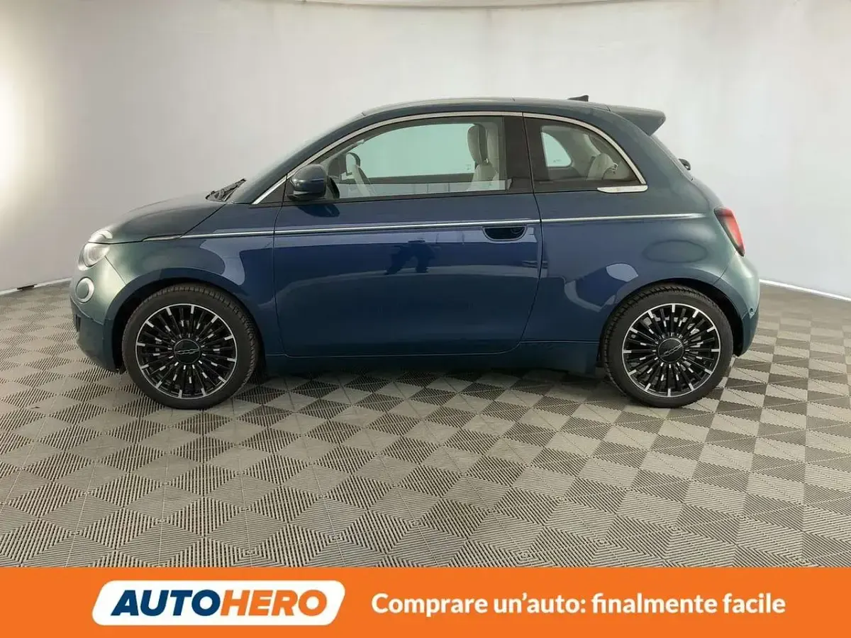 Usata Fiat 500e La Prima 42 kW (58 CV) 2021 Blu/azzurro Utilitaria
