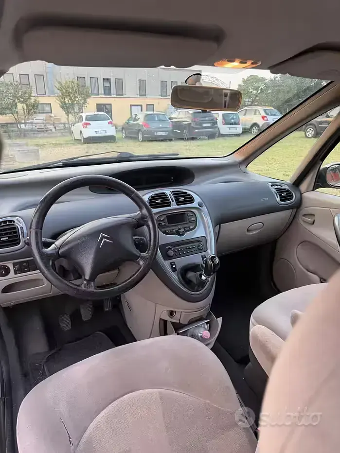Usata Citroën Xsara Picasso Exclusive 90 CV (66 kW) 2004 Beige Monovolume
