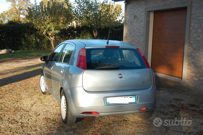 Usata Fiat Punto 75 CV (55 kW) 2007 Argento Utilitaria