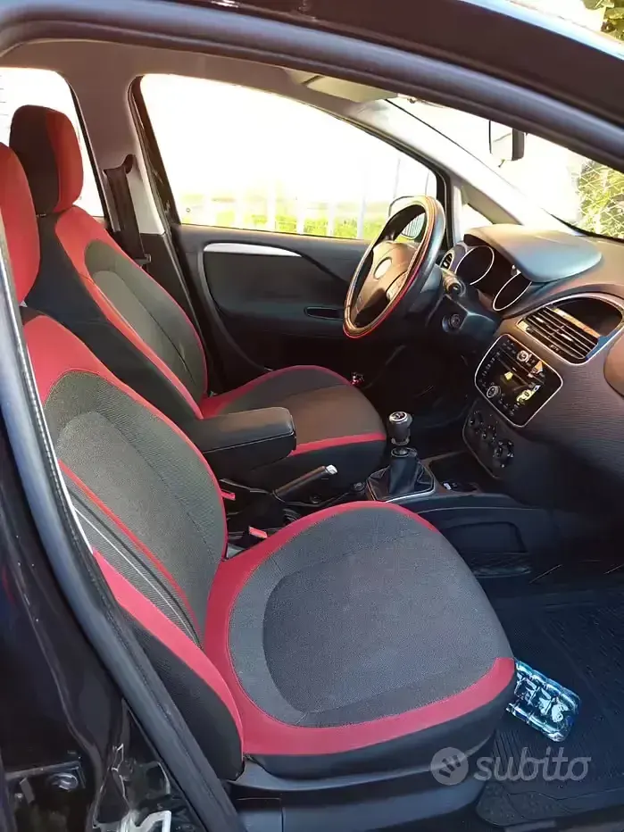 Usata Fiat Punto Evo 77 CV (56 kW) 2012 Nero Utilitaria