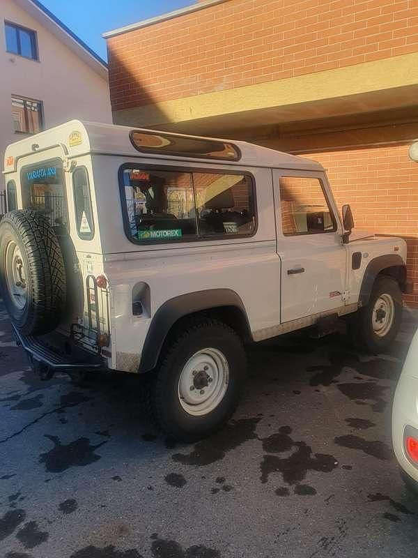 Usata Land Rover Defender 122 CV (89 kW) 2010 SUV