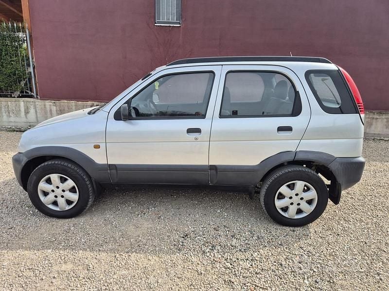 Usata Daihatsu Terios 86 CV (63 kW) 2000 Grigio SUV