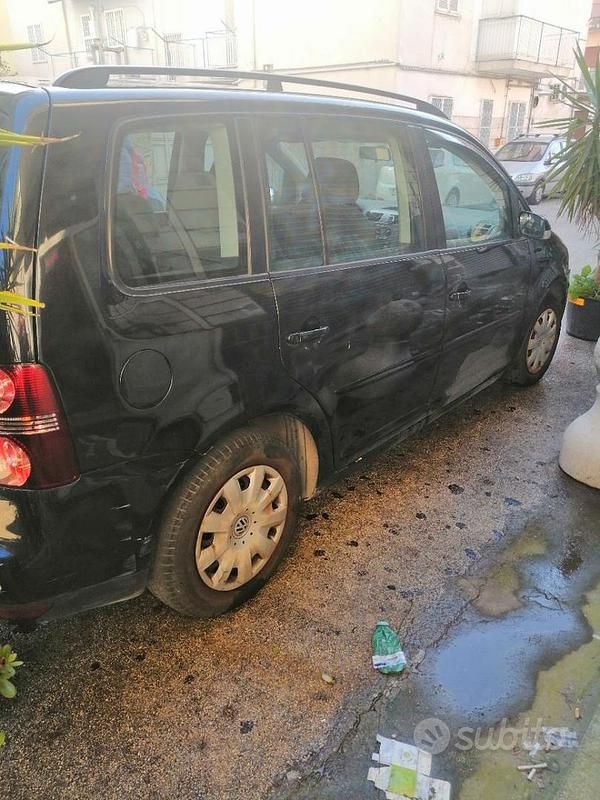 Usata VW Touran 2008 Nero Monovolume
