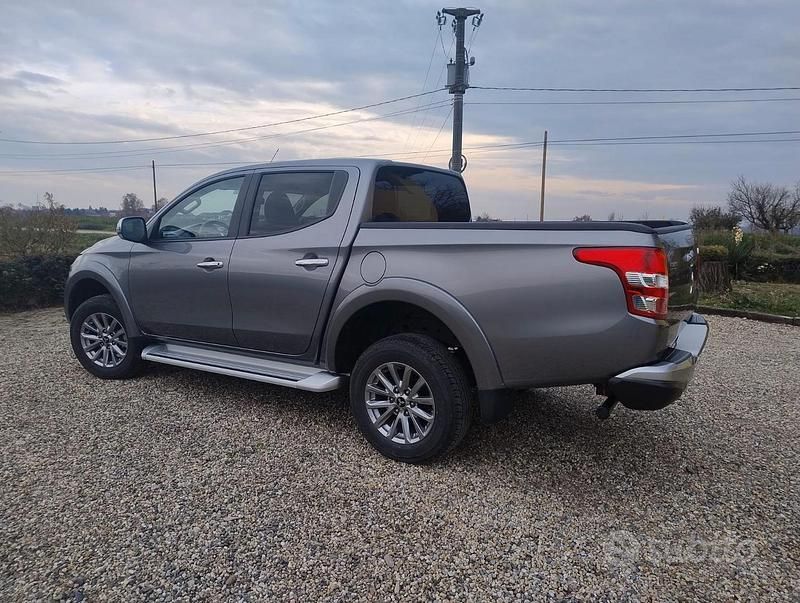 Grigio Usata 2019 Mitsubishi L200 Intense Pick-up | 24.300 € (Buon prezzo) - Immagine 1/4