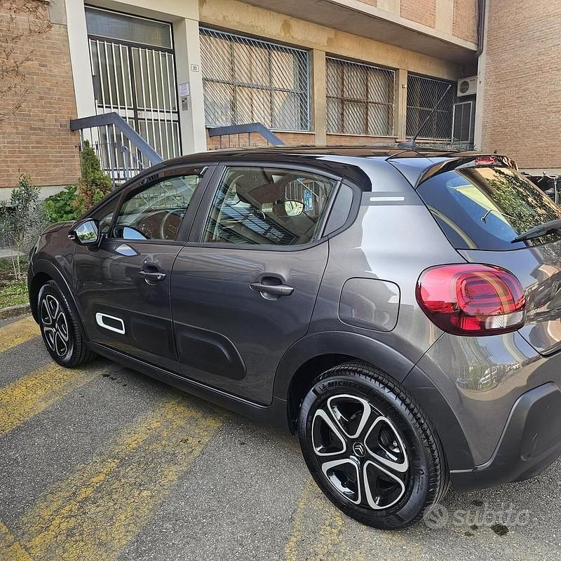 Gebraucht Citroën C3 102 PS (75 kW) 2024 Grau Kleinwagen