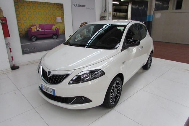 Bianco Usata 2024 Lancia Ypsilon S Due volumi | 13.990 € (Cara) - Immagine 1/4