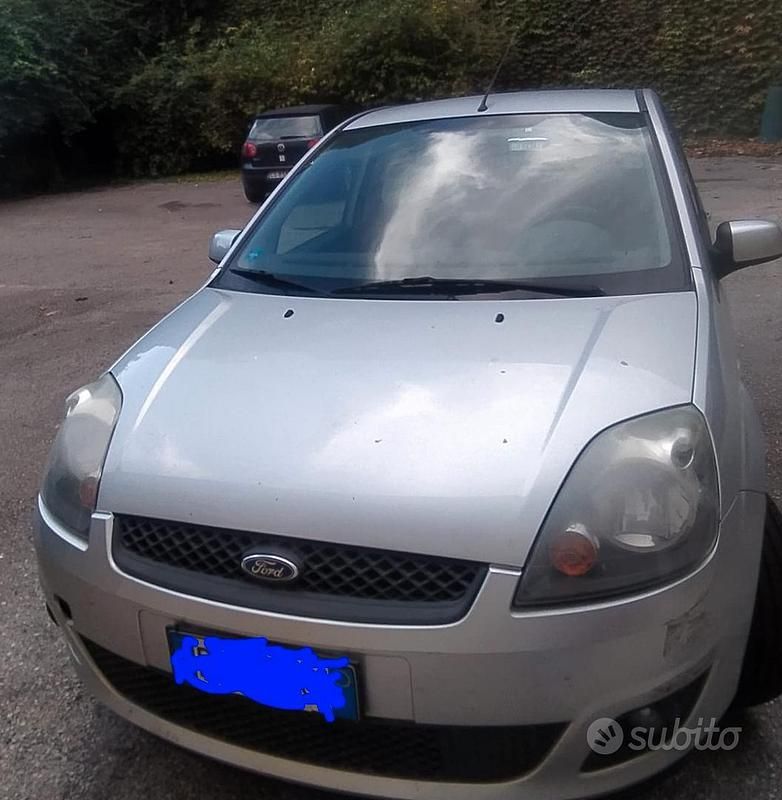 Usata Ford Fiesta 75 CV (55 kW) 2008 Grigio Utilitaria