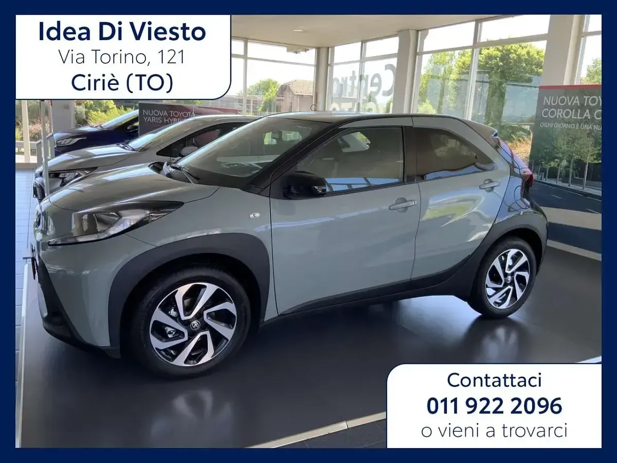 Nuova Toyota Aygo X Trend 72 CV (52 kW) 2025 Tarragon green/black SUV