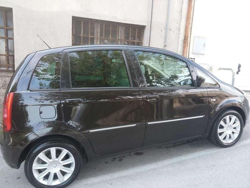 Usata Lancia Musa 101 CV (74 kW) 2004 Marrone Monovolume