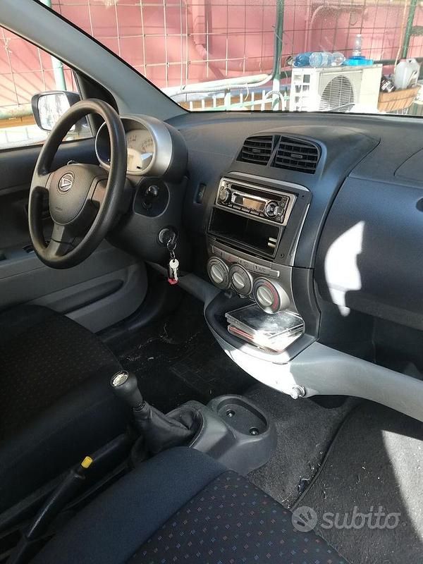 Usata Daihatsu Sirion 2008 Grigio Utilitaria