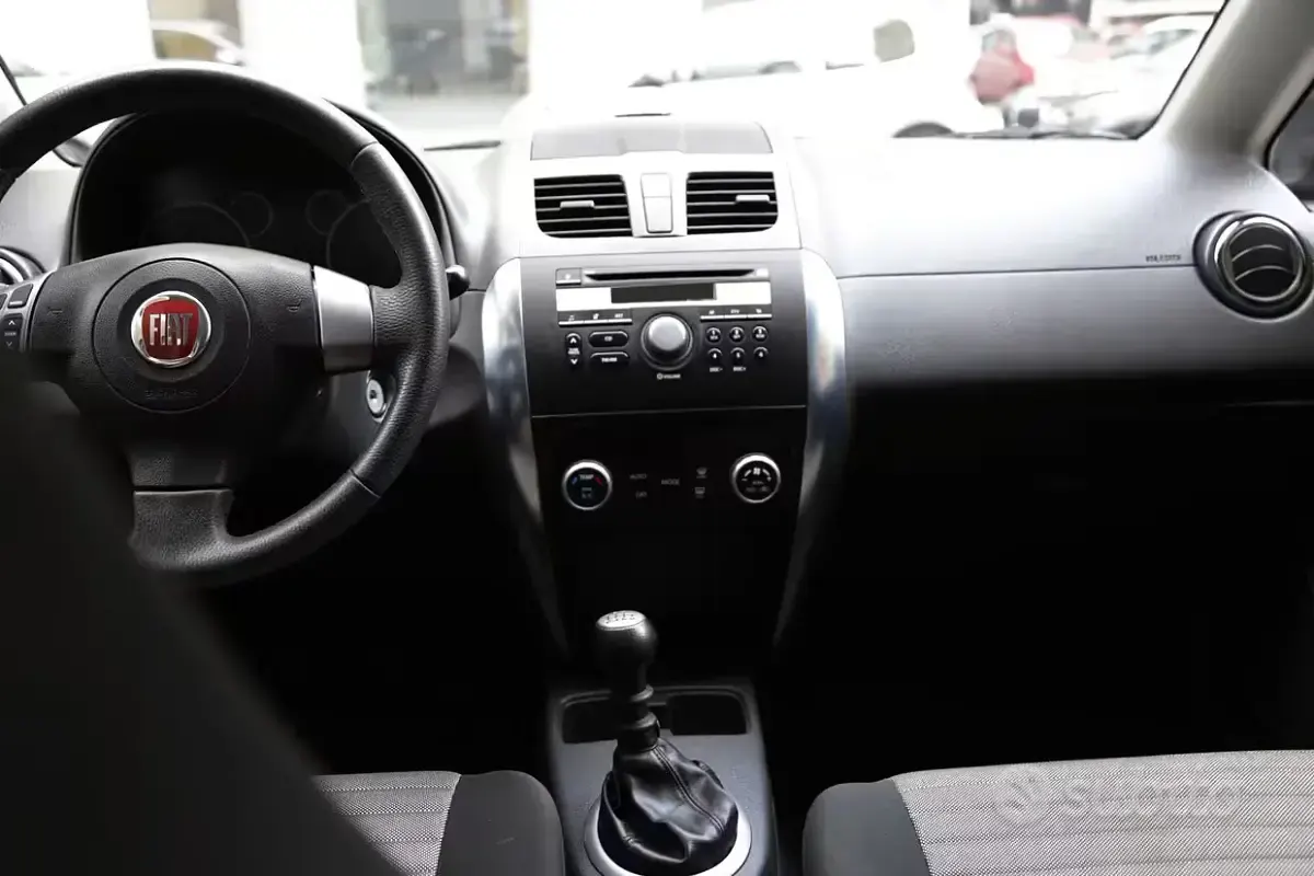 Usata Fiat Sedici Emotion 135 CV (99 kW) 2010 Nero metallizzato SUV