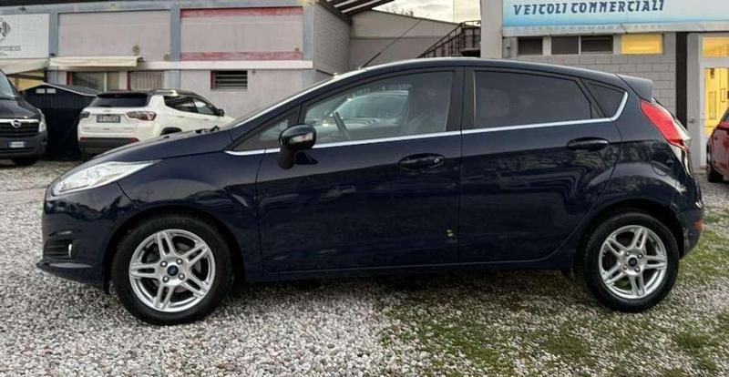 Usata Ford Fiesta Business Edition 75 CV (55 kW) 2015 Blu/azzurro Berlina