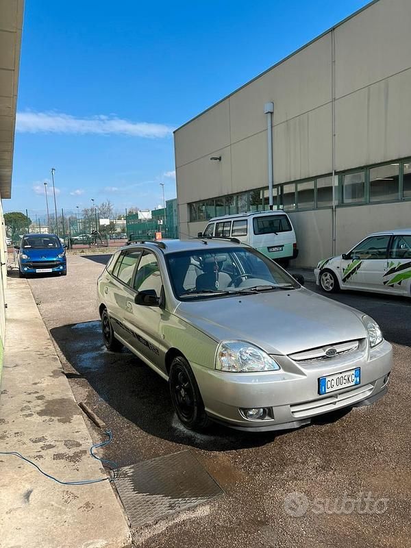 Usata Kia Rio 82 CV (60 kW) 2003 Grigio Station wagon