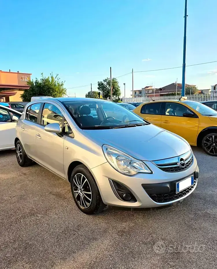Usata Opel Corsa 95 CV (69 kW) 2011 Grigio Utilitaria
