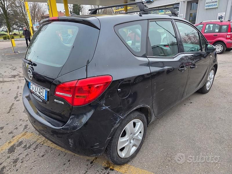 Usata Opel Meriva 110 CV (80 kW) 2016 Nero Monovolume